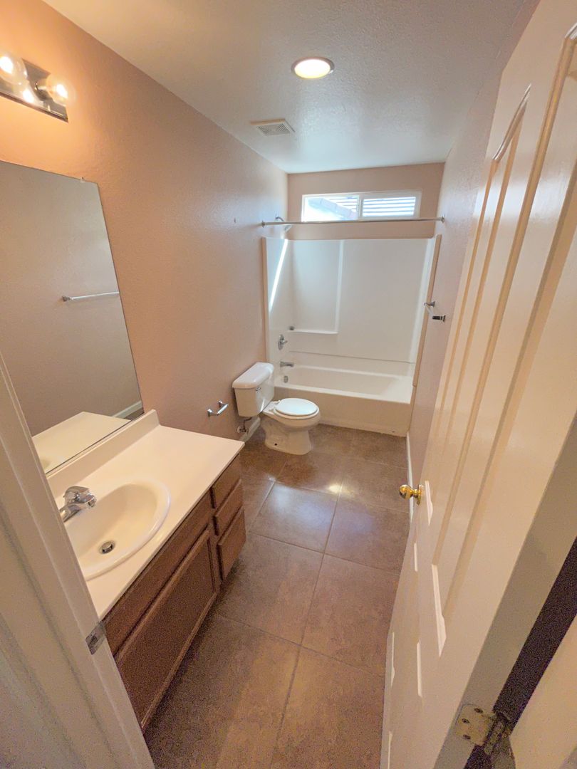 6001 Jefjen Way - Elk Grove - California - 5 bed, 3 bath rental property