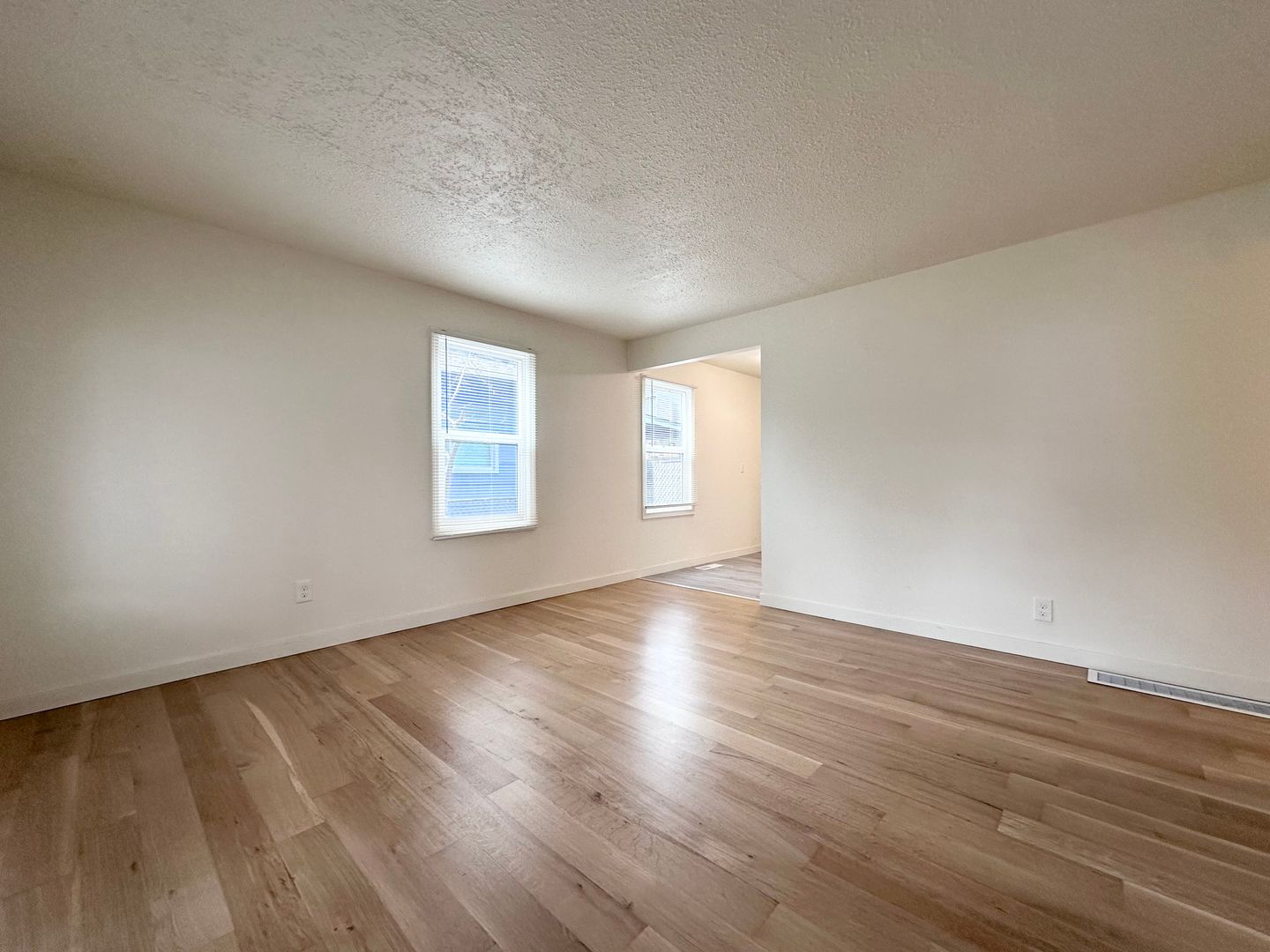 6009 SE 138th Pl - Portland - Oregon - 3 bed, 1 bath rental property