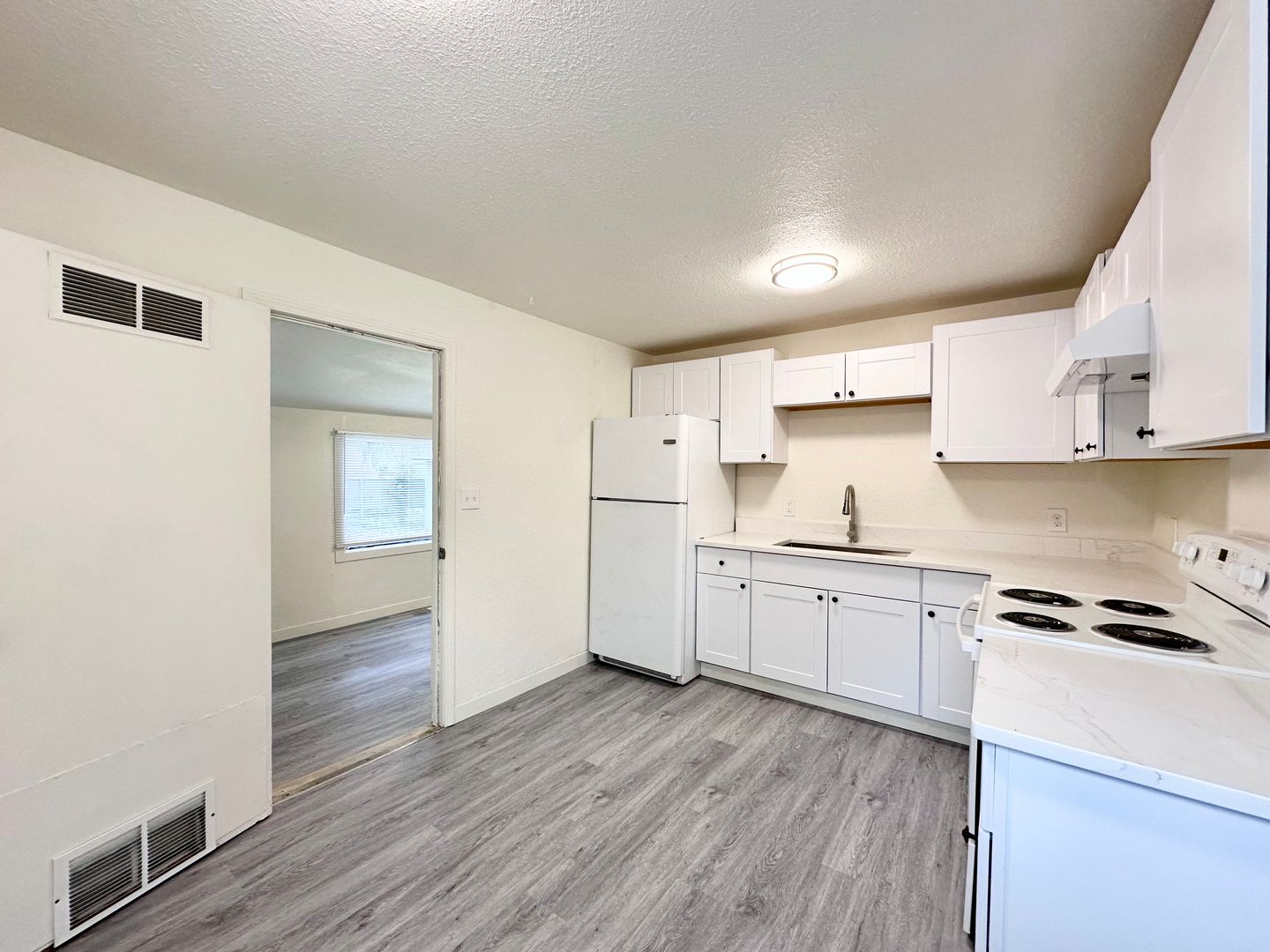 6009 SE 138th Pl - Portland - Oregon - 3 bed, 1 bath rental property