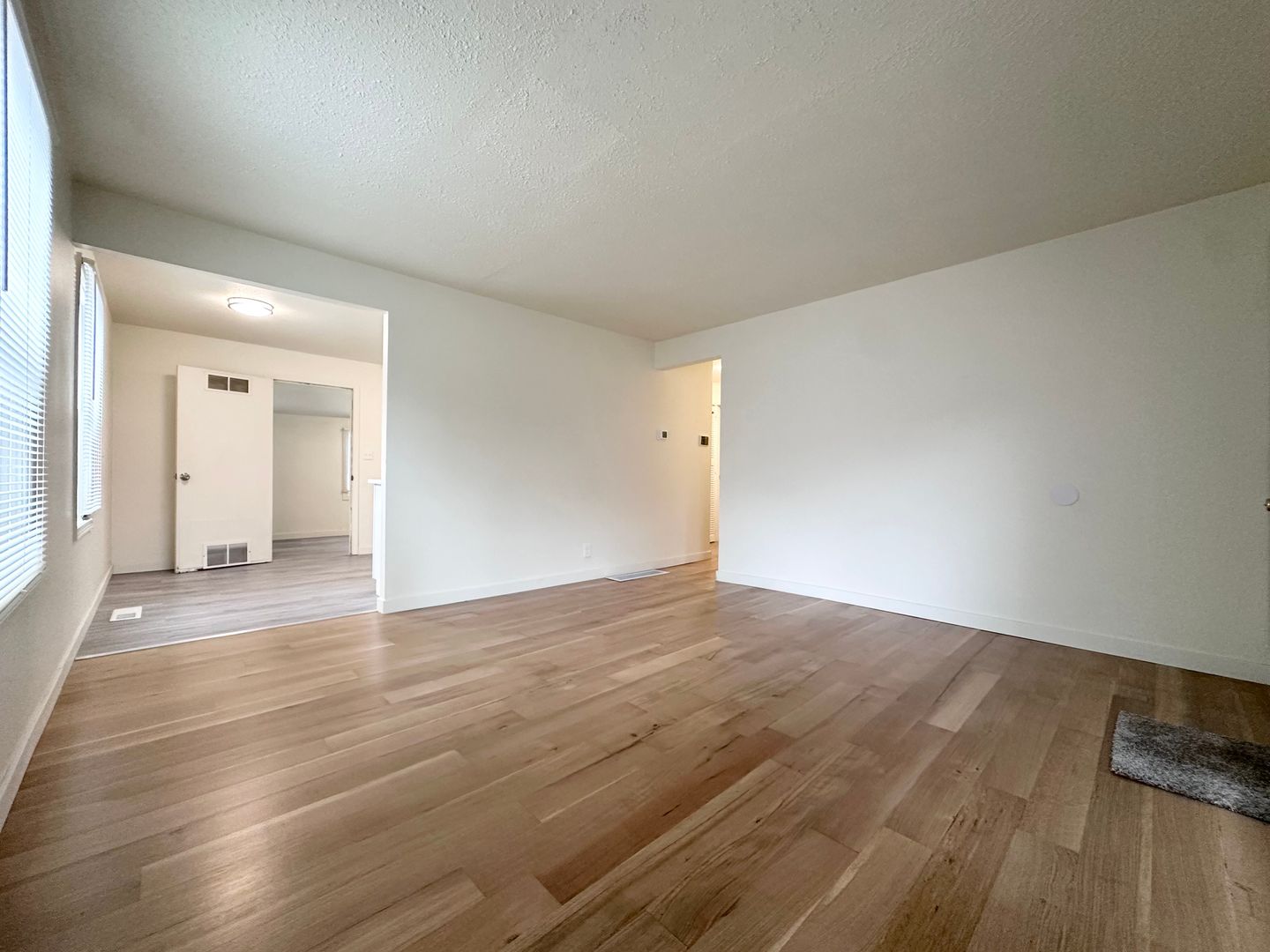 6009 SE 138th Pl - Portland - Oregon - 3 bed, 1 bath rental property
