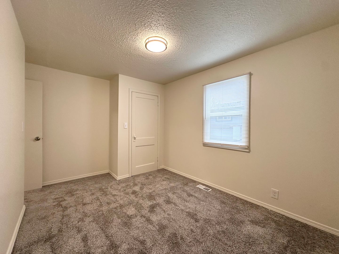 6009 SE 138th Pl - Portland - Oregon - 3 bed, 1 bath rental property