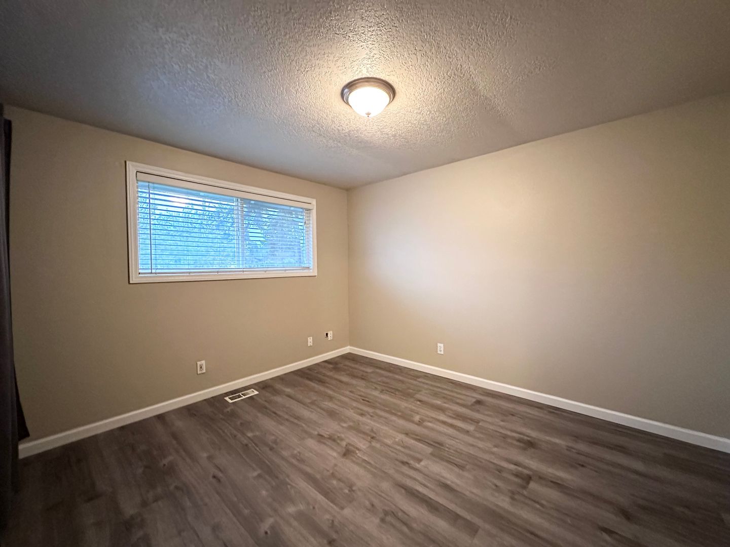 6300 SW Fisher Ave - Beaverton - Oregon - 6 bed, 3 bath rental property