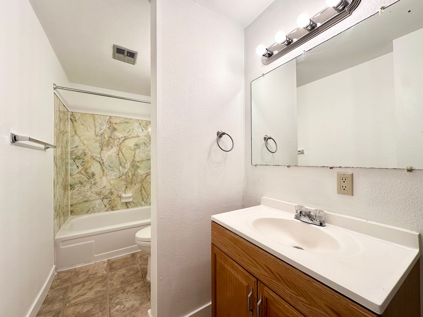 6300 SW Fisher Ave - Beaverton - Oregon - 6 bed, 3 bath rental property