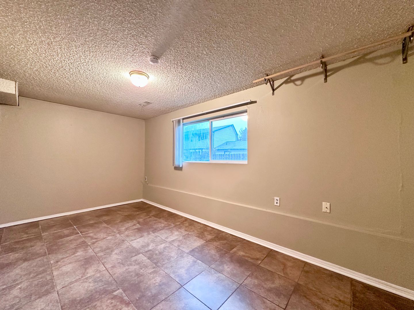 6300 SW Fisher Ave - Beaverton - Oregon - 6 bed, 3 bath rental property