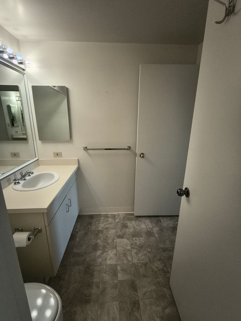 6363 Christie Ave #1413 - Emeryville - California - 1 bed, 1 bath rental property