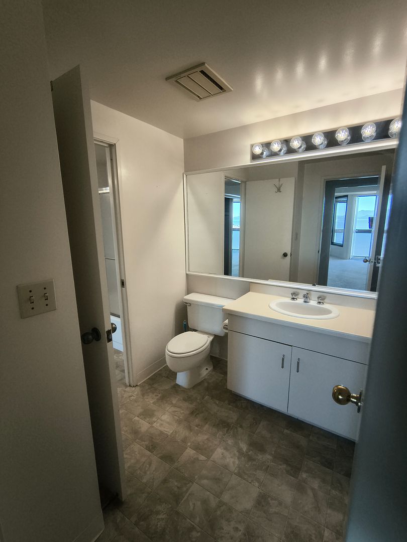 6363 Christie Ave #1413 - Emeryville - California - 1 bed, 1 bath rental property