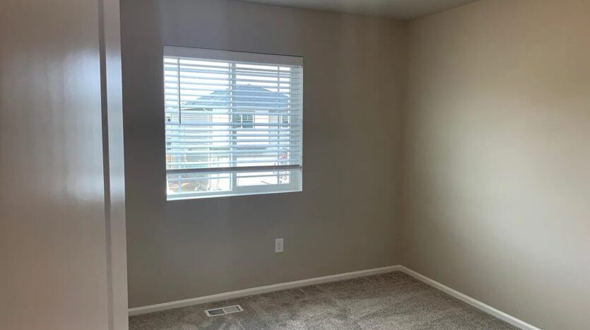 6500 44th St E - Fife - Washington - 4 bed, 3 bath rental property