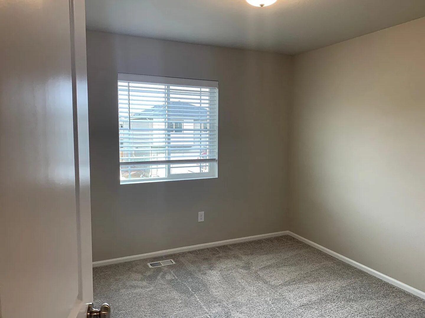 6500 44th St E - Fife - Washington - 4 bed, 3 bath rental property