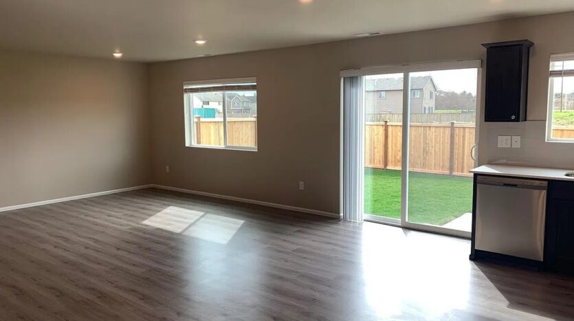 6500 44th St E - Fife - Washington - 4 bed, 3 bath rental property