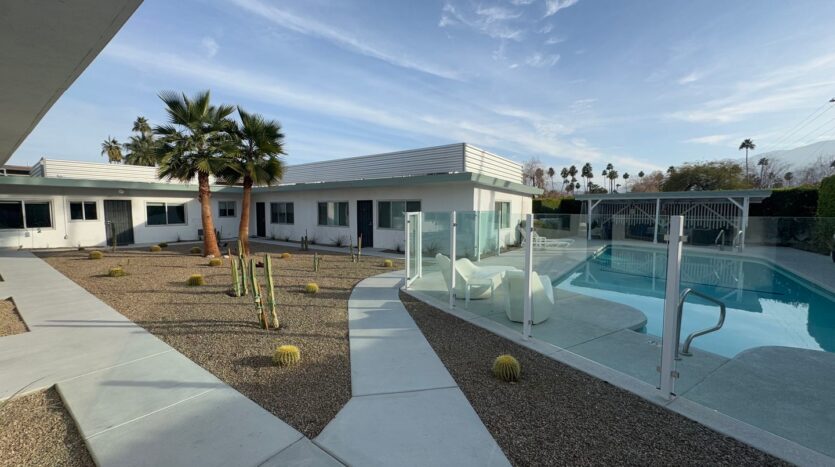 700 N Riverside Dr.  - Unit 4 - Palm Springs - California - 1 bath rental property