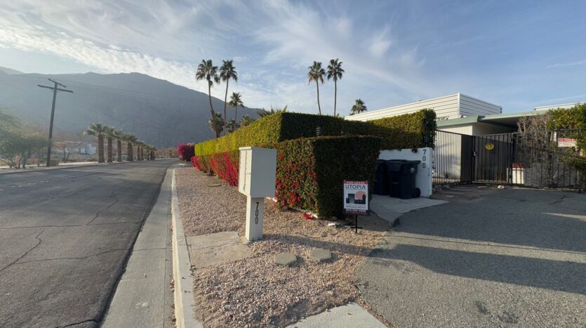 700 N Riverside Dr.  - Unit 4 - Palm Springs - California - 1 bath rental property