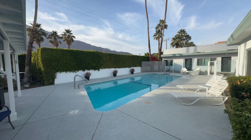 700 N Riverside Dr.  - Unit 4 - Palm Springs - California - 1 bath rental property