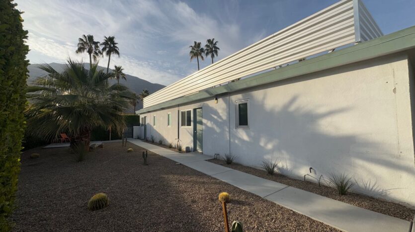 700 N Riverside Dr.  - Unit 4 - Palm Springs - California - 1 bath rental property