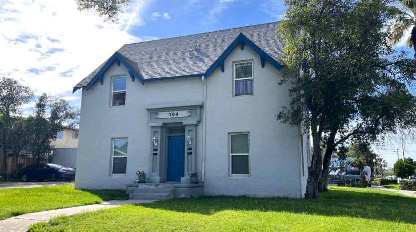 704 S Howard St Apt B - Corona - California - 2 bed, 1 bath rental property