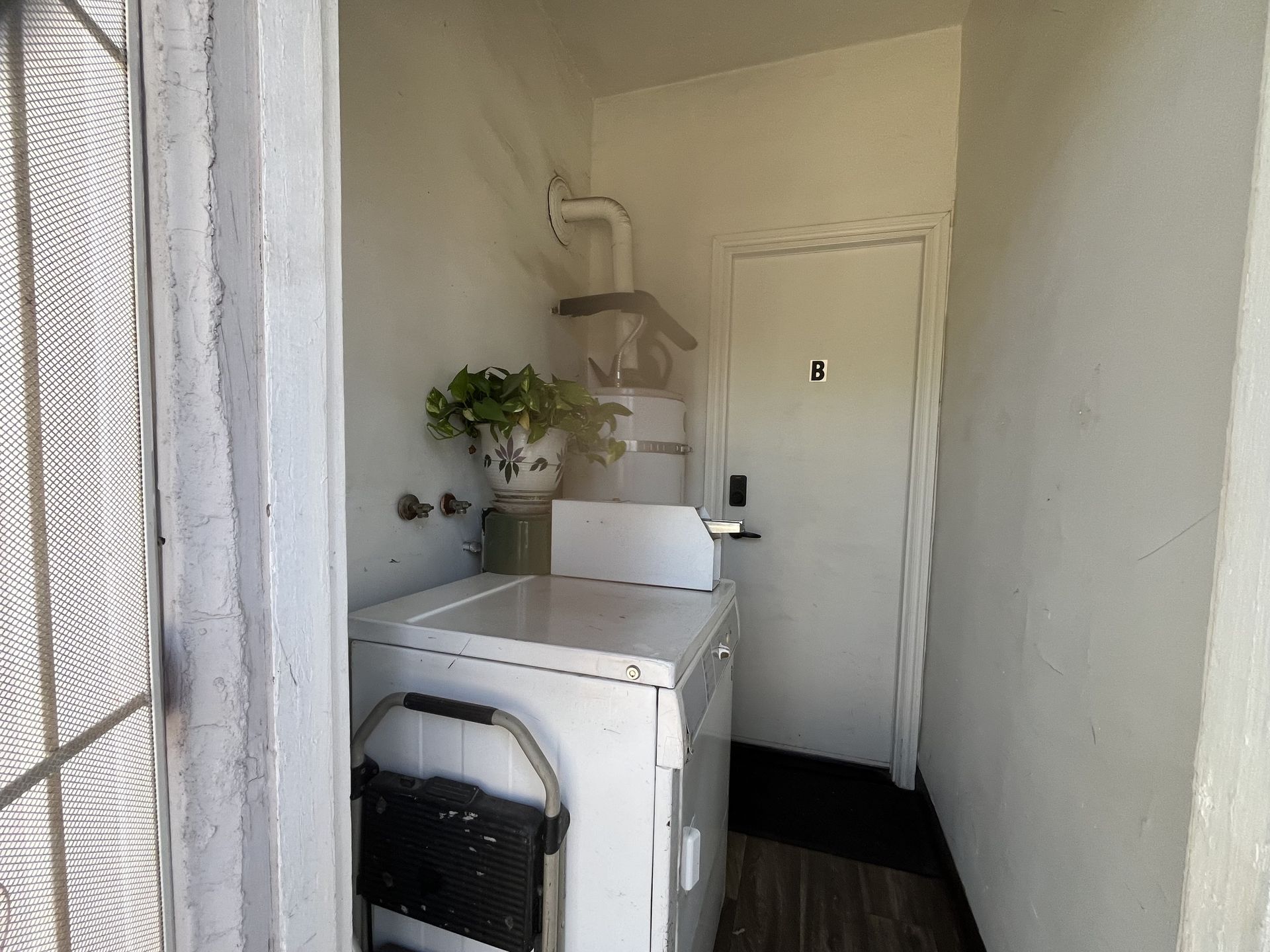 704 S Howard St Apt B - Corona - California - 2 bed, 1 bath rental property