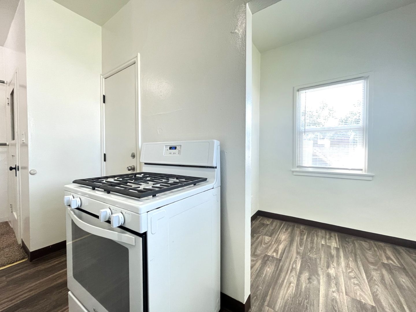 704 S Howard St Apt B - Corona - California - 2 bed, 1 bath rental property