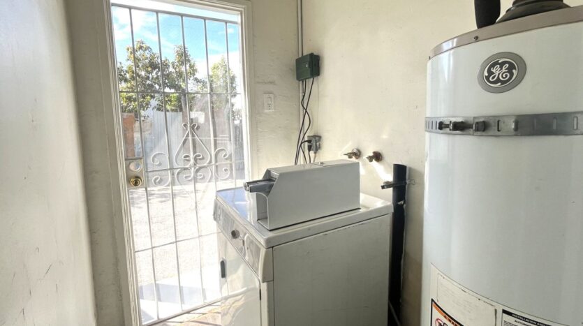 704 S Howard St Apt B - Corona - California - 2 bed, 1 bath rental property