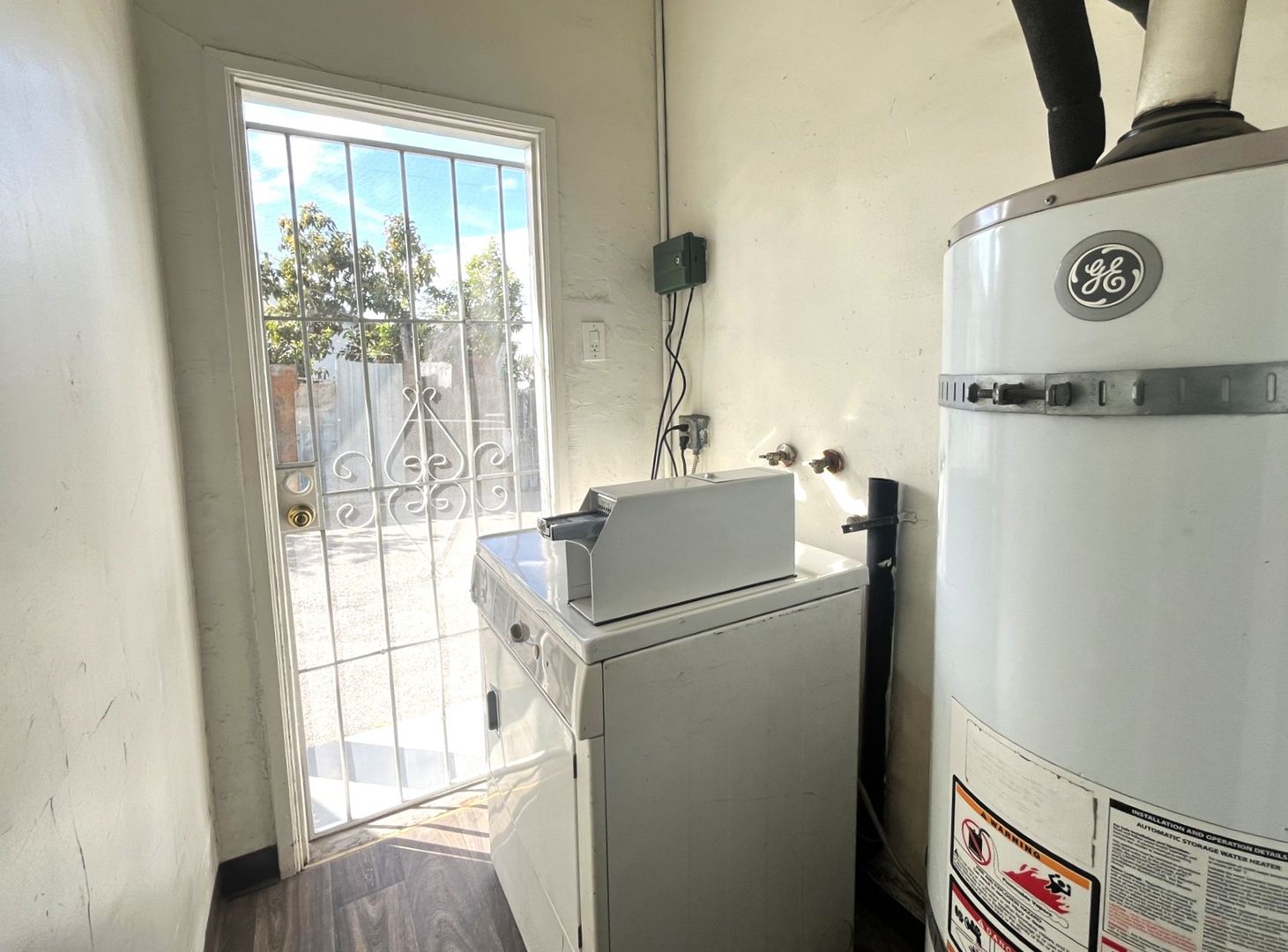 704 S Howard St Apt B - Corona - California - 2 bed, 1 bath rental property