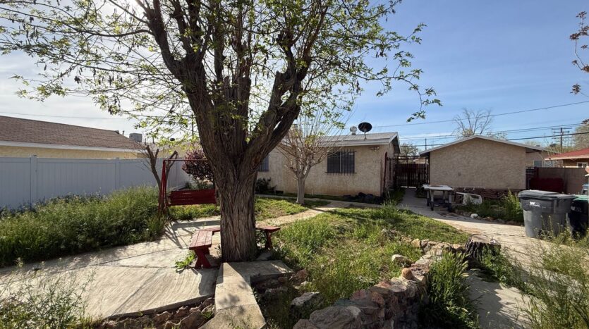 711 E. Ave. K4 - Lancaster - California - 3 bed, 2 bath rental property