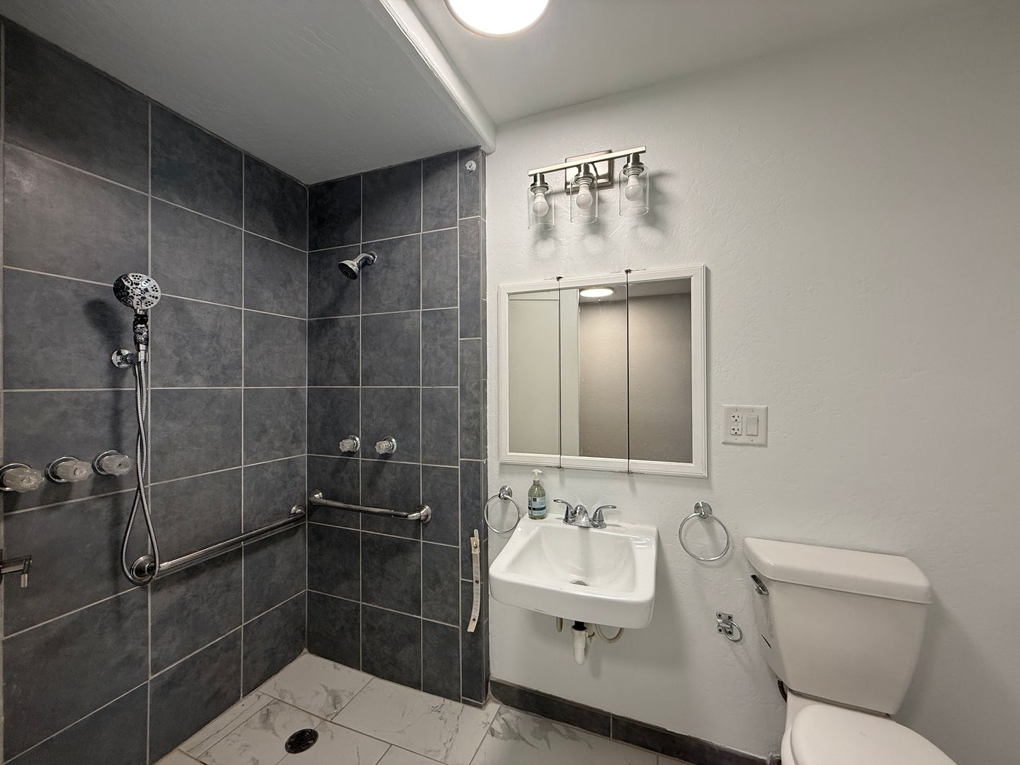 711 E. Ave. K4 - Lancaster - California - 3 bed, 2 bath rental property