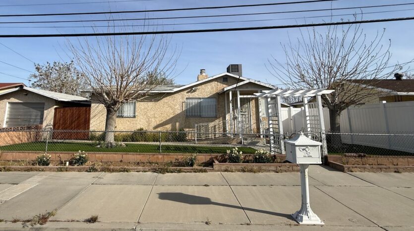 711 E. Ave. K4 - Lancaster - California - 3 bed, 2 bath rental property