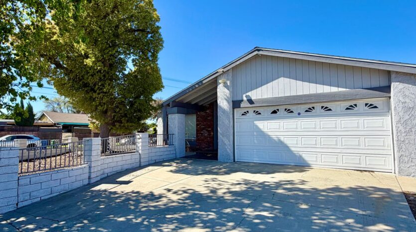 7401 Delco Pl. - Los Angeles - California - 4 bed, 2 bath rental property
