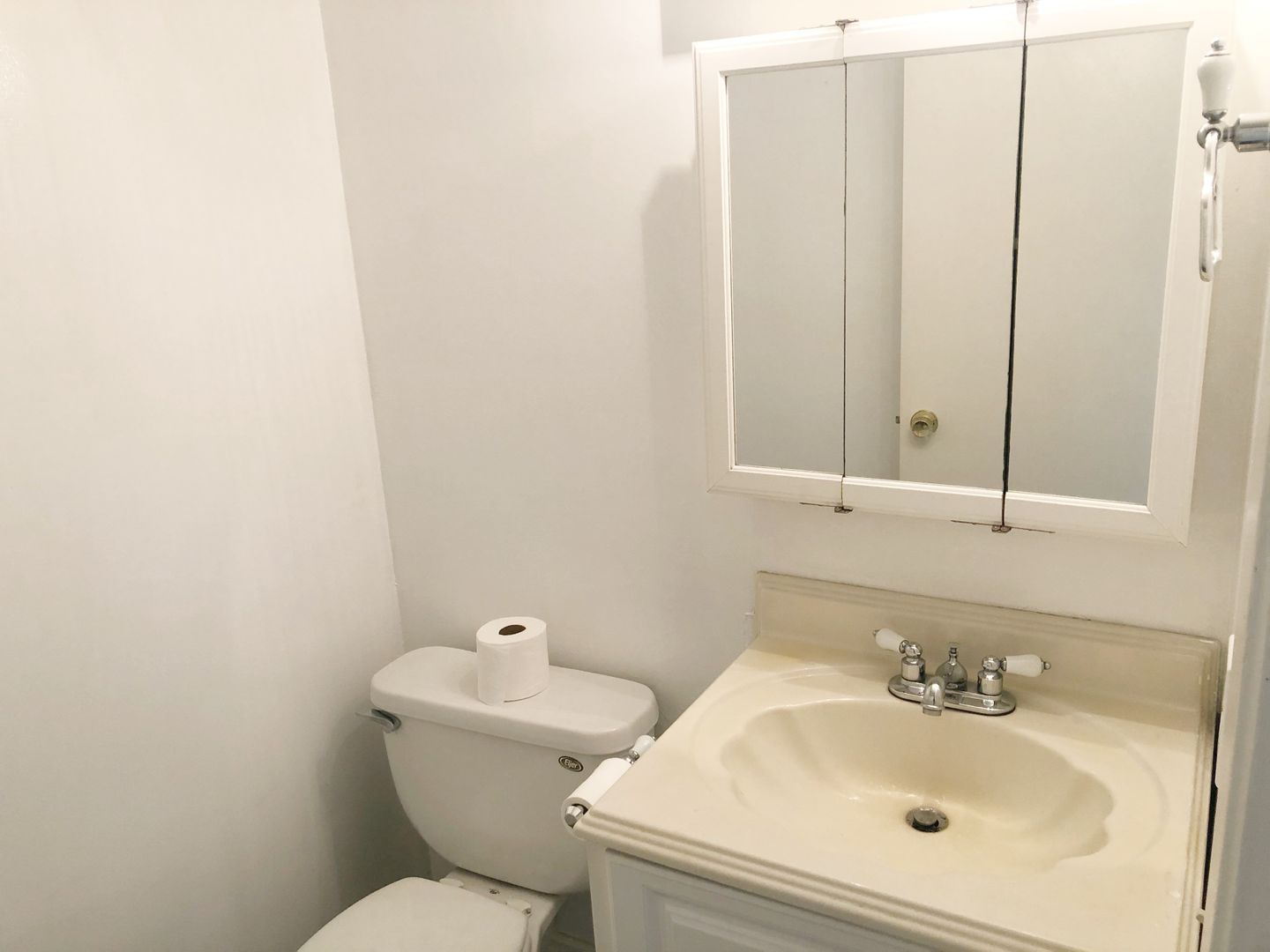 8 Hollowglen - Irvine - California - 2 bed, 1.5 bath rental property