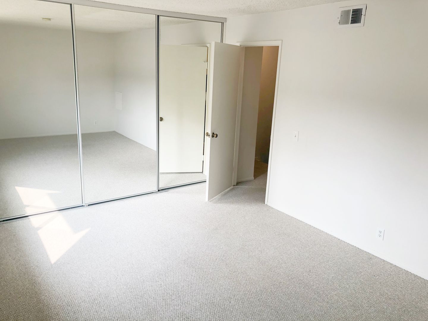 8 Hollowglen - Irvine - California - 2 bed, 1.5 bath rental property