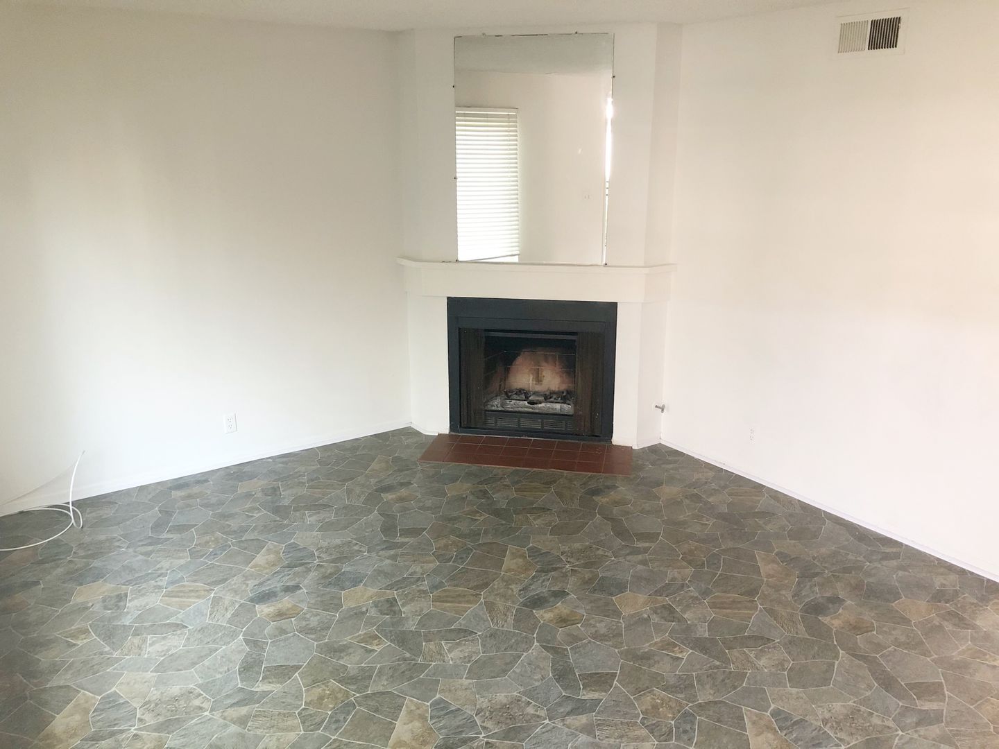 8 Hollowglen - Irvine - California - 2 bed, 1.5 bath rental property