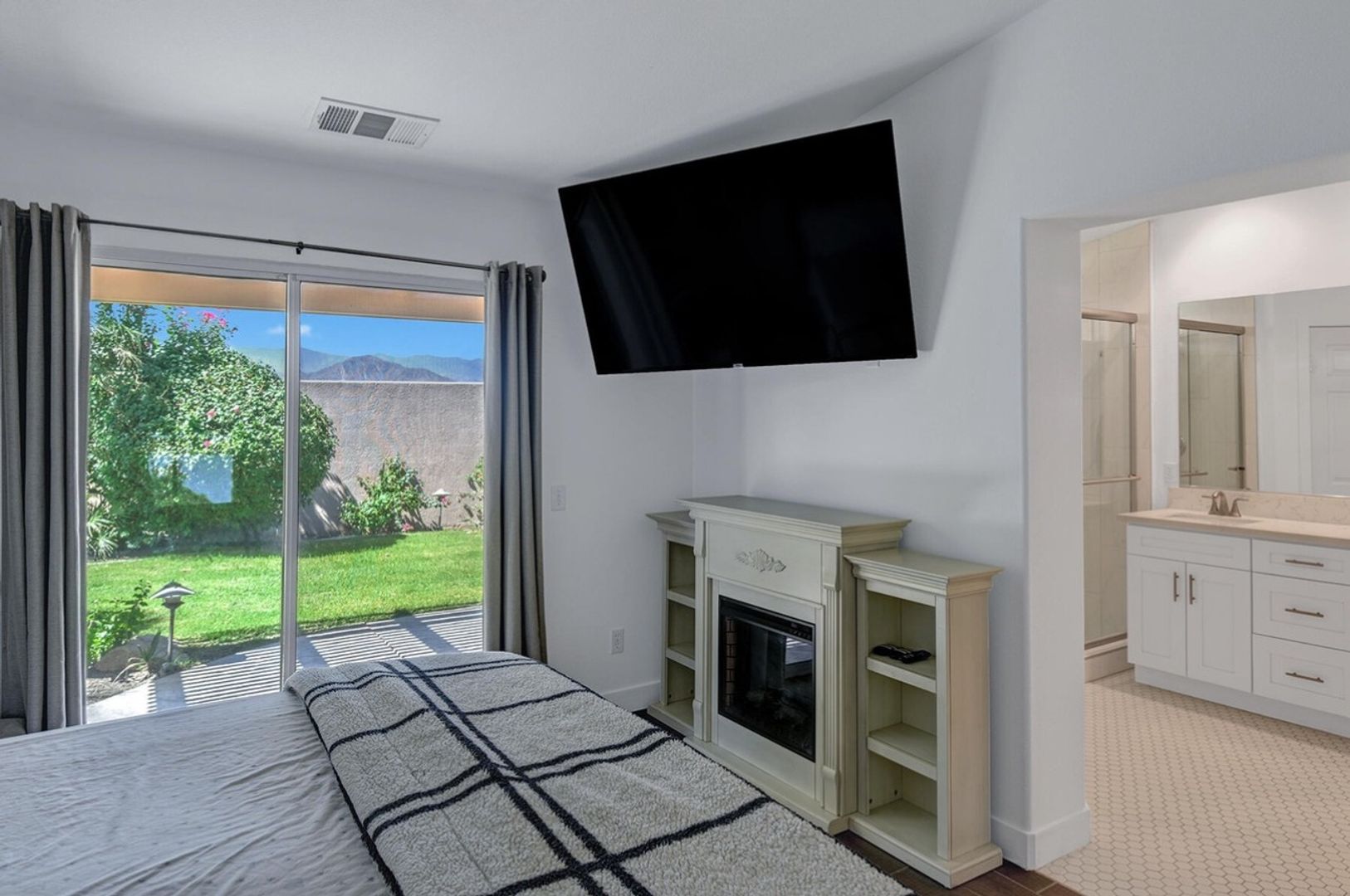 81258 Avenida Esmeralda - Indio - California - 3 bed, 2 bath rental property