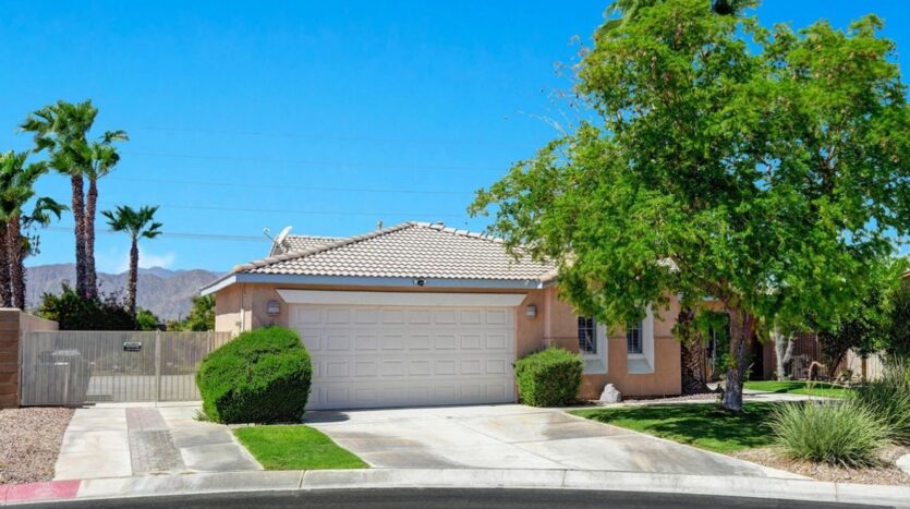 81258 Avenida Esmeralda - Indio - California - 3 bed, 2 bath rental property