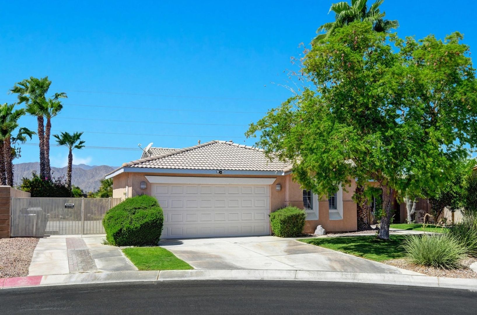 81258 Avenida Esmeralda - Indio - California - 3 bed, 2 bath rental property