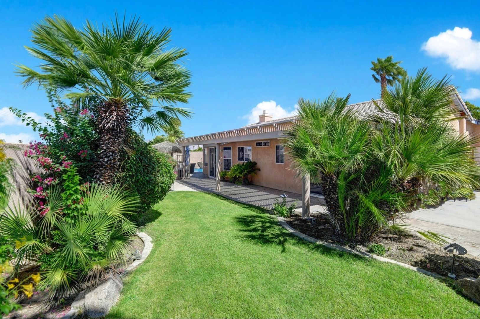 81258 Avenida Esmeralda - Indio - California - 3 bed, 2 bath rental property