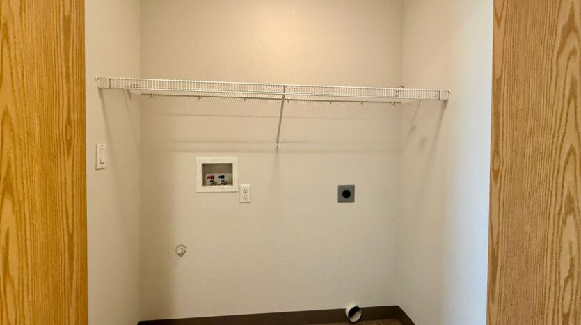 822 NE Larch Avenue - Redmond - Oregon - 3 bed, 2.5 bath rental property