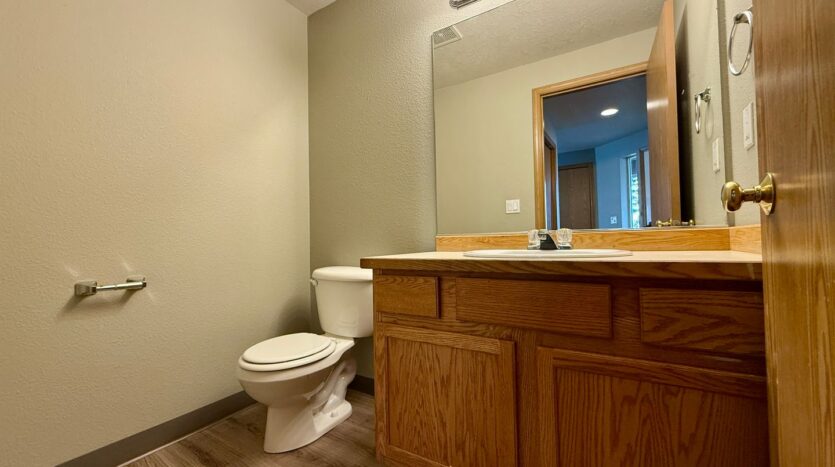 822 NE Larch Avenue - Redmond - Oregon - 3 bed, 2.5 bath rental property