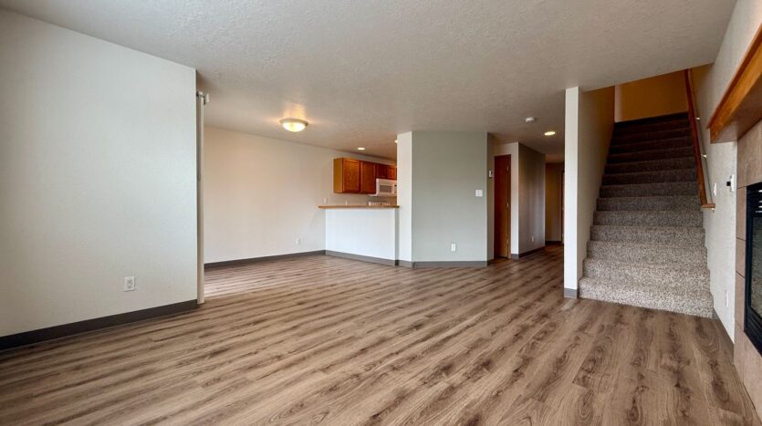 822 NE Larch Avenue - Redmond - Oregon - 3 bed, 2.5 bath rental property