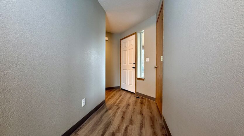 822 NE Larch Avenue - Redmond - Oregon - 3 bed, 2.5 bath rental property