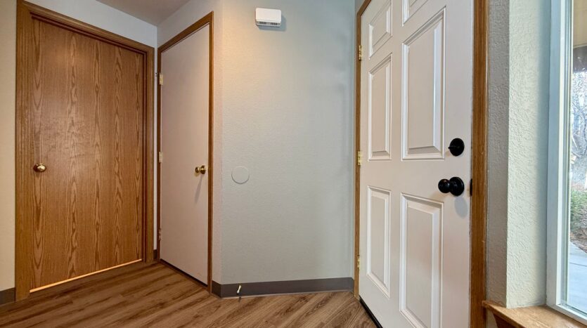 822 NE Larch Avenue - Redmond - Oregon - 3 bed, 2.5 bath rental property