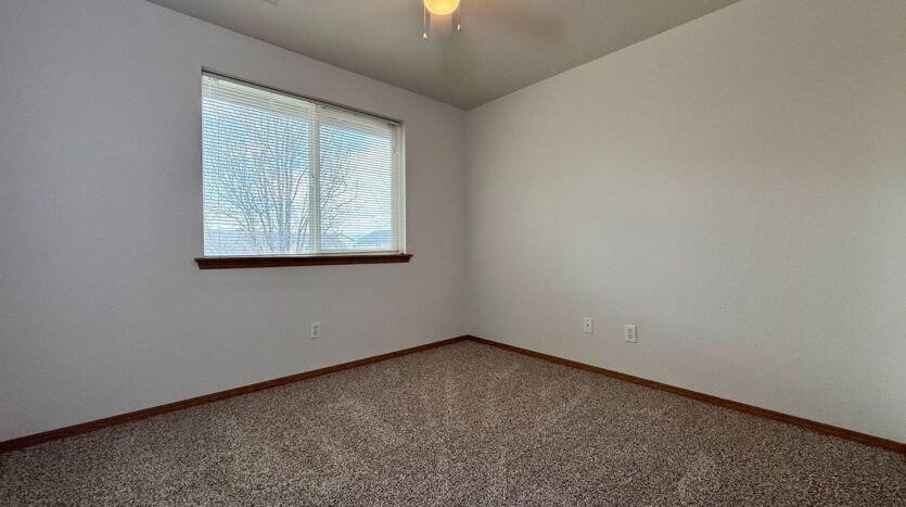 822 NE Larch Avenue - Redmond - Oregon - 3 bed, 2.5 bath rental property