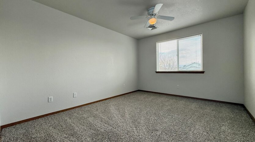 822 NE Larch Avenue - Redmond - Oregon - 3 bed, 2.5 bath rental property