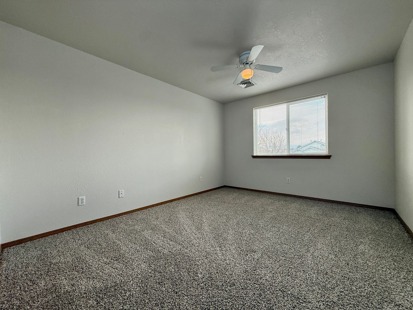 822 NE Larch Avenue - Redmond - Oregon - 3 bed, 2.5 bath rental property