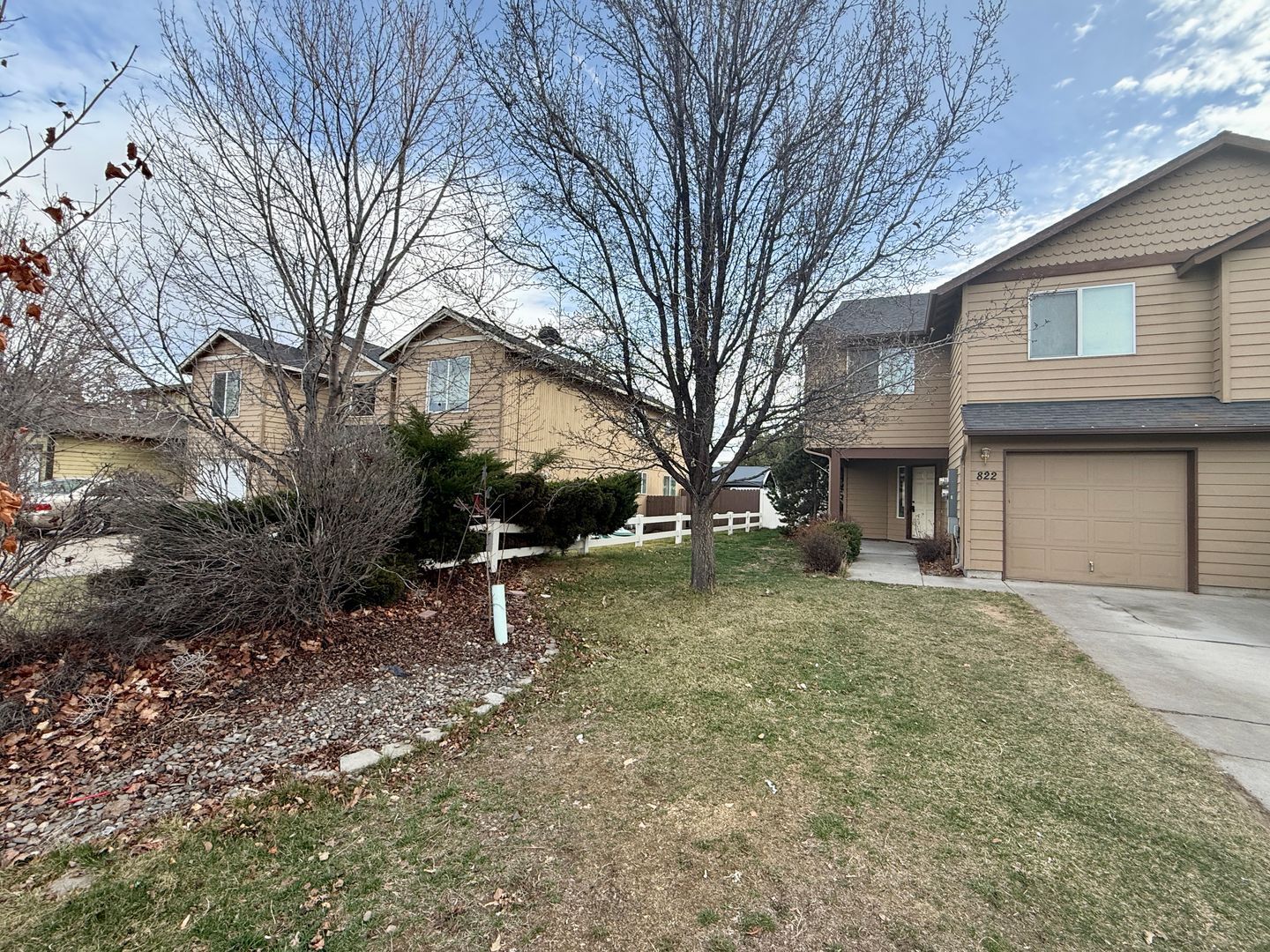 822 NE Larch Avenue - Redmond - Oregon - 3 bed, 2.5 bath rental property