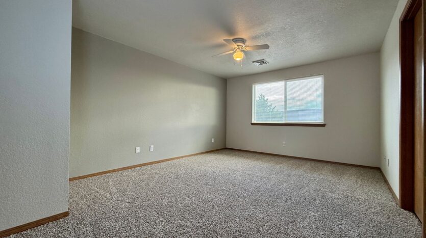 822 NE Larch Avenue - Redmond - Oregon - 3 bed, 2.5 bath rental property