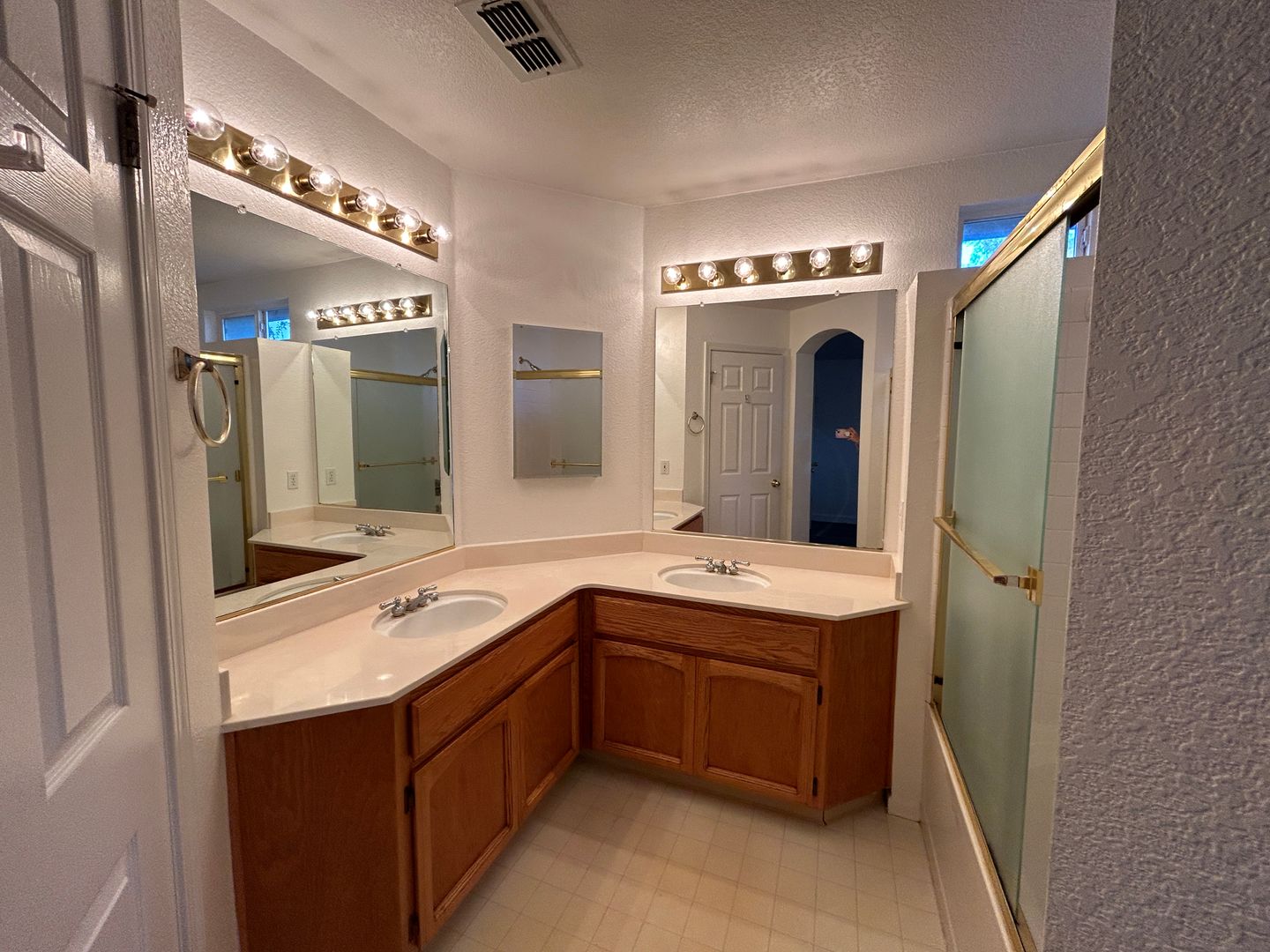 8467 Heritage Hill Drive - Elk Grove - California - 3 bed, 2 bath rental property