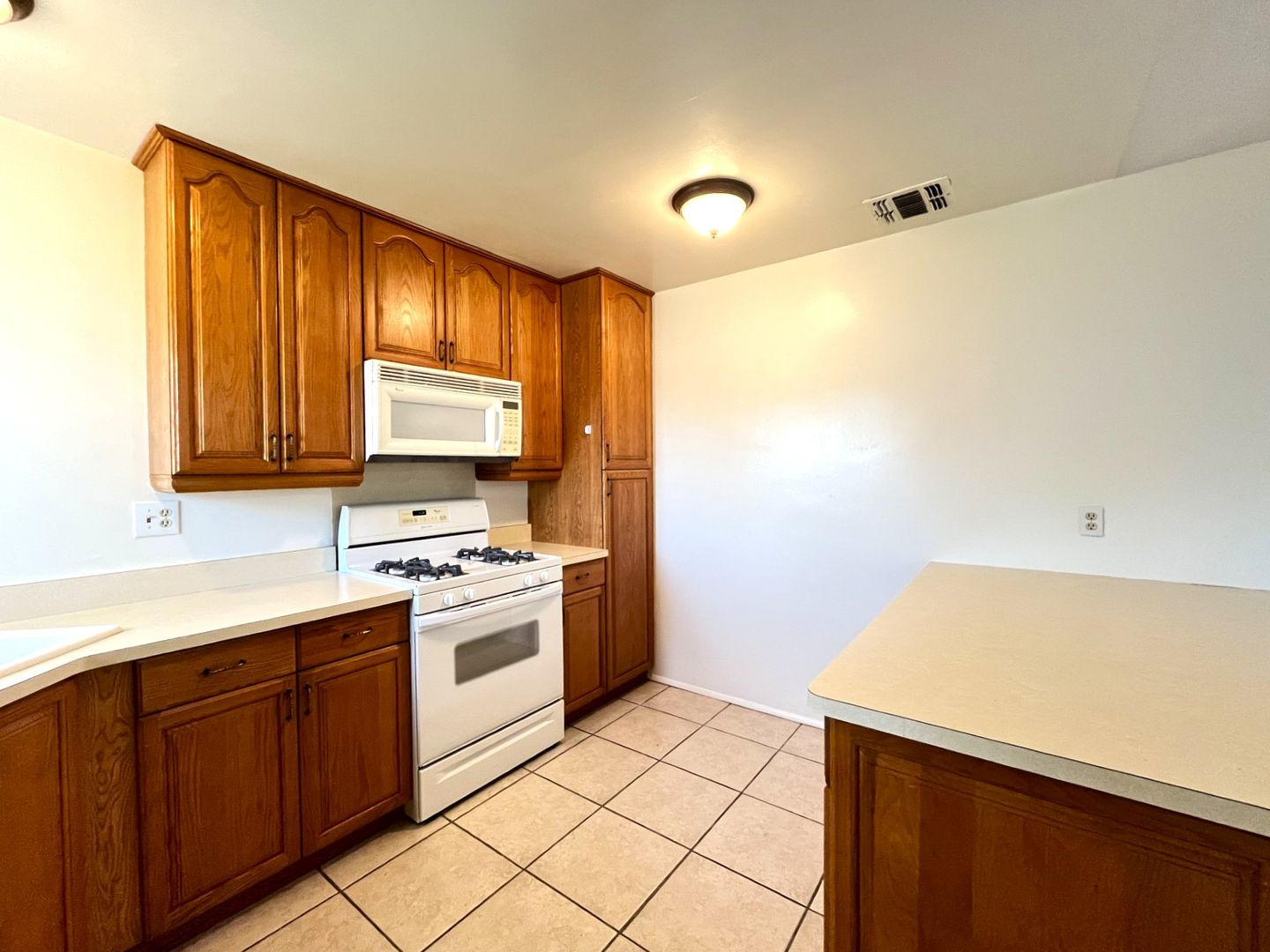 856 N Fushia Ave - Ontario - California - 3 bed, 2 bath rental property