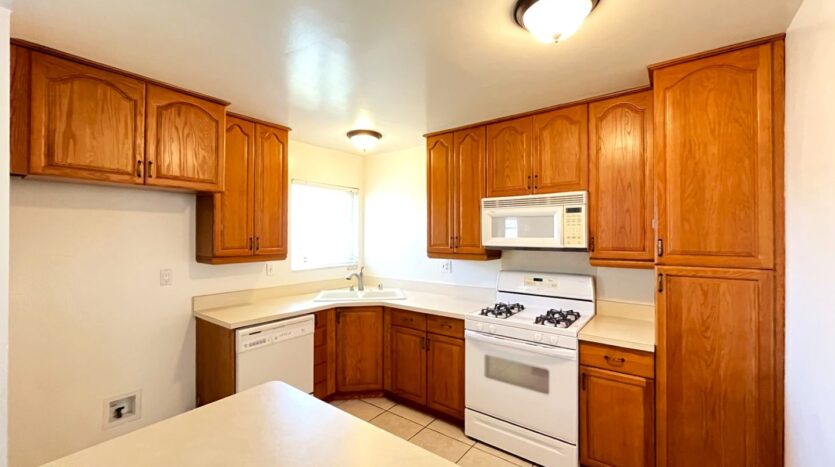 856 N Fushia Ave - Ontario - California - 3 bed, 2 bath rental property