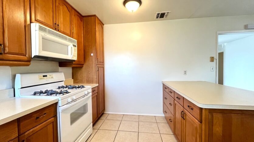 856 N Fushia Ave - Ontario - California - 3 bed, 2 bath rental property