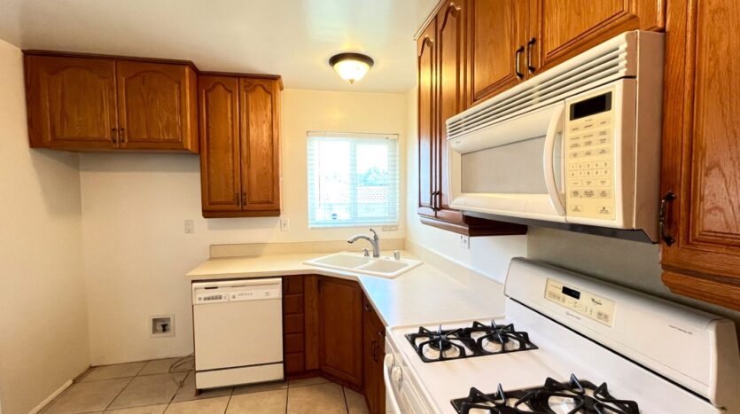 856 N Fushia Ave - Ontario - California - 3 bed, 2 bath rental property