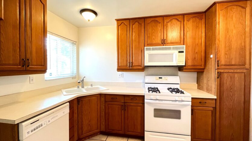 856 N Fushia Ave - Ontario - California - 3 bed, 2 bath rental property