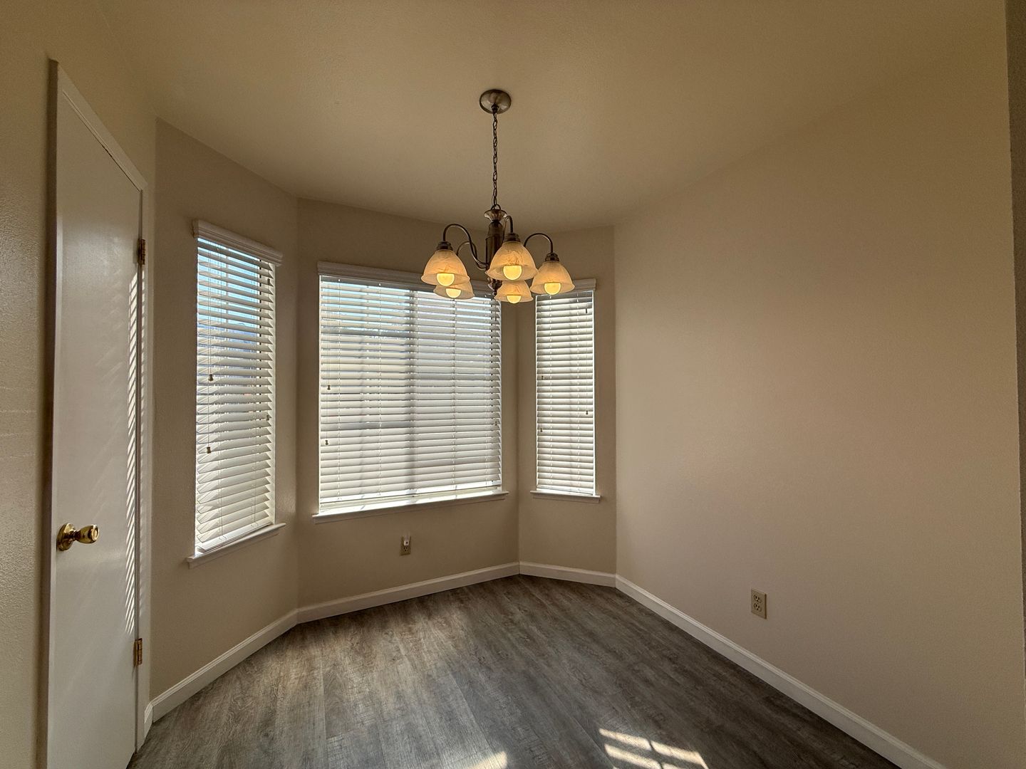 8665 N. Cedar Avenue  #130 - Fresno - California - 3 bed, 2 bath rental property